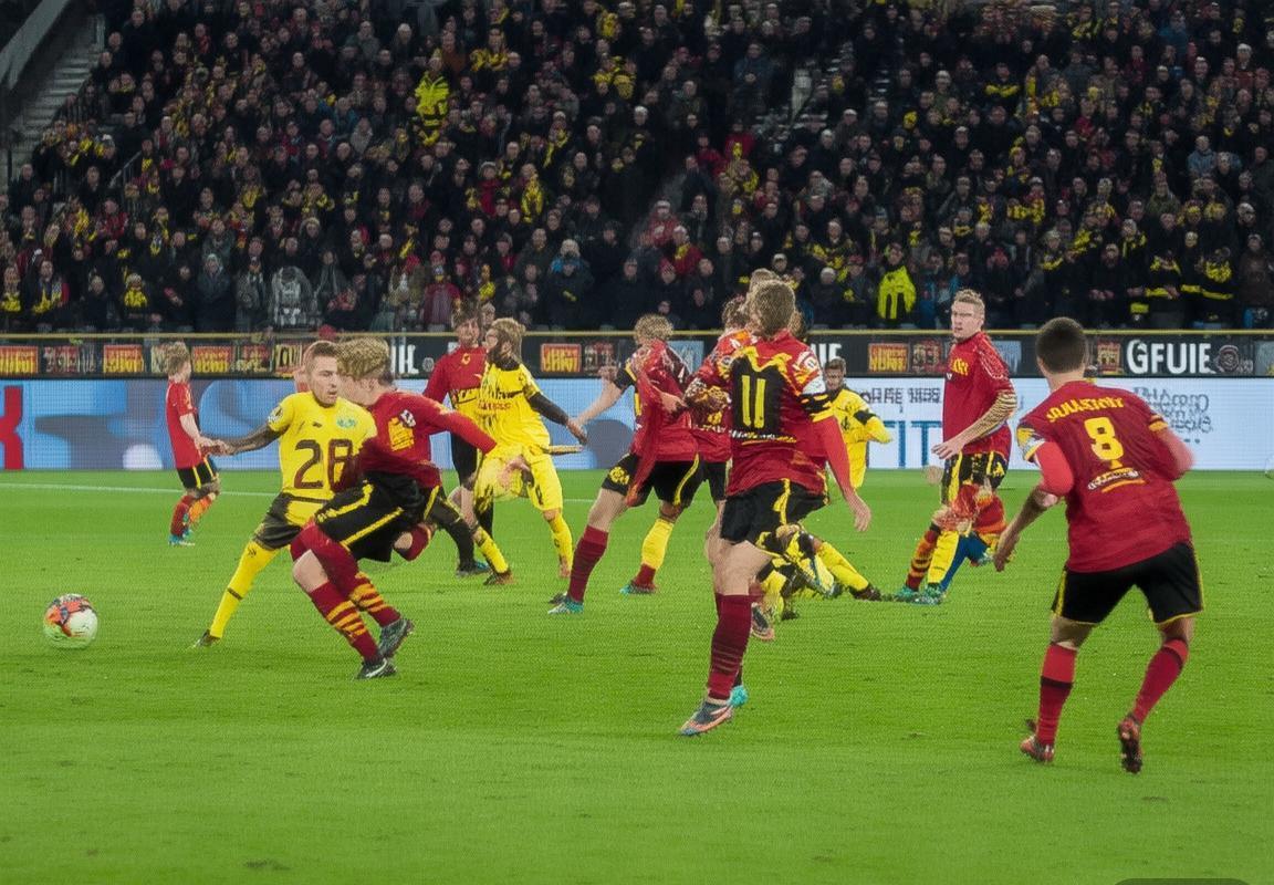 2015德甲经典对决：弗赖堡对阵多特蒙德战术解析(图4)